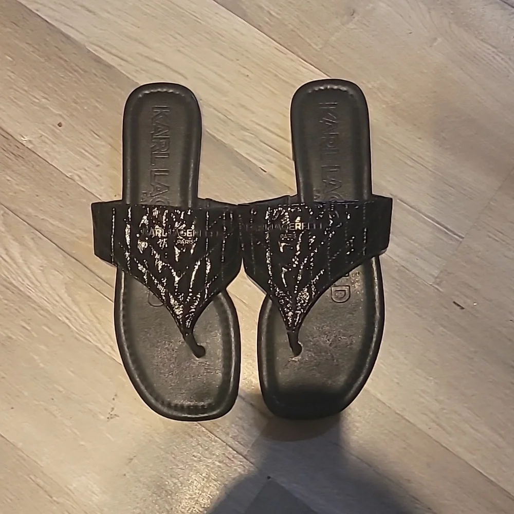 New Karl Lagerfeld Women's Mileena Logo Quilted Flip Flops Size 9.5
